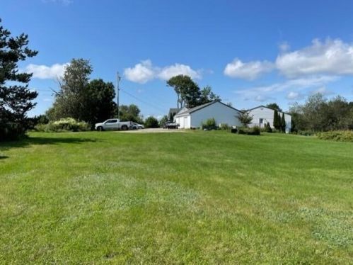 1055 Middle Rd, Warren, ME 04864-4425