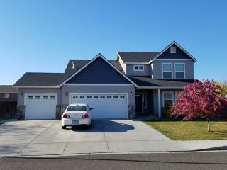 4112 Artesia Dr, Pasco, WA 99301-8229