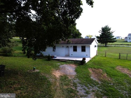 297 Weeping Willow Rd, Falling Waters, WV 25419-4713