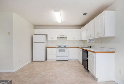 1206 Cumberland Trl, Monroe GA  30656-8903 exterior