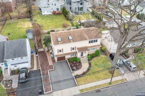 16 Harvey Ave, Rochelle Park, NJ 07662-3615