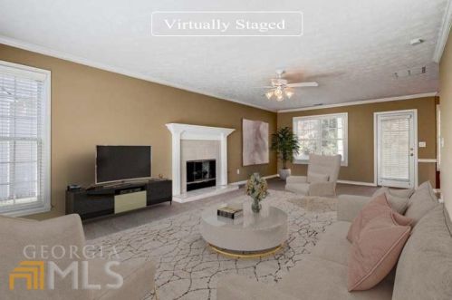 429 Bradford Town Ct, Loganville, GA 30052-8992