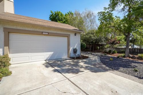 5312 Rainflower Dr, Livermore, CA 94551-1365
