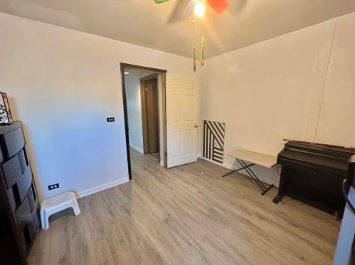 1122 Bradbury Cir, Carol Stream IL  60188-3903 exterior