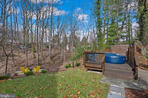 900 Balmoral Dr, Silver Spring MD  20903-1301 exterior