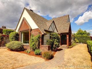 4621 Royal Ct, Portland OR  97232-2670 exterior