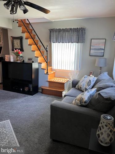 204 Samdin Blvd, Trenton NJ 08610-3934 exterior