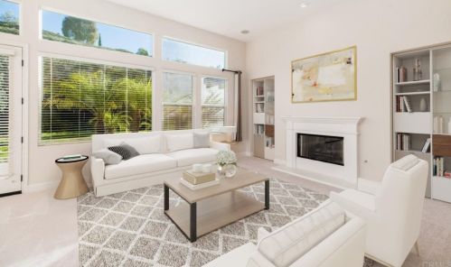 2247 Ivory Pl, Carlsbad, CA 92009-1732