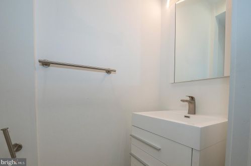 1515 4 St, Philadelphia PA 19148-1303 exterior