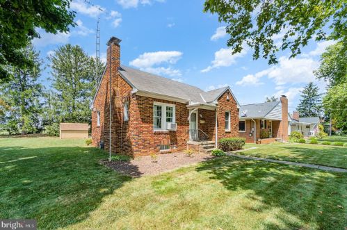 1204 Walnut St, Hanover, PA 17331-1529