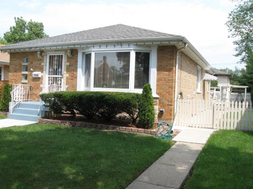 7435 Kolmar Ave, Skokie, IL 60076-3846