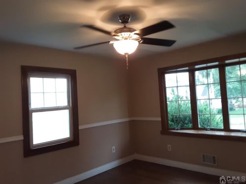 23 Runyon Ave, Edison, NJ 08817-3138