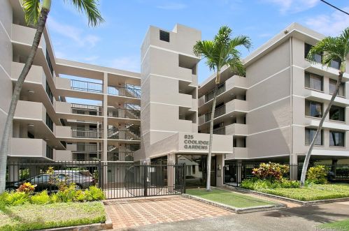 825 Coolidge St, Honolulu, HI 96826-3058