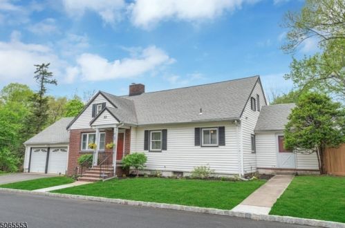 33 Devonshire Ter, Town Center, NJ 07052-2707