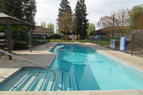3281 Spring Crest Dr, Turlock, CA 95382-9716