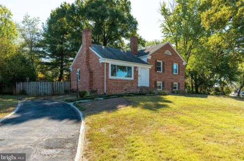 6101 Clearbrook Dr, Springfield VA  22150-2411 exterior