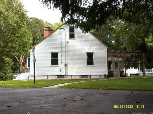 135 Elise Dr, Waterbury, CT 06708-4908