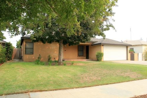 1524 Arthur Ave, Fresno, CA 93728-1516