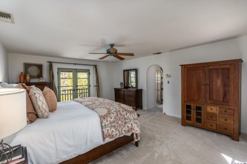 1932 Montecito Dr, Glendale CA  91208-1822 exterior