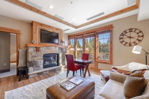 8001 Northstar Dr, Truckee, CA 96161-4253