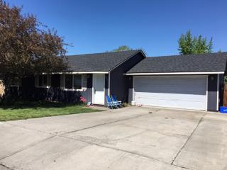 3207 Reindeer Ave, Eagle Crest OR  97756-8069 exterior