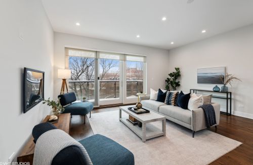 3839 Ashland Ave, Chicago, IL 60613-5832