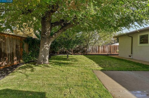 1374 Washington Blvd, Concord CA  94521-4002 exterior