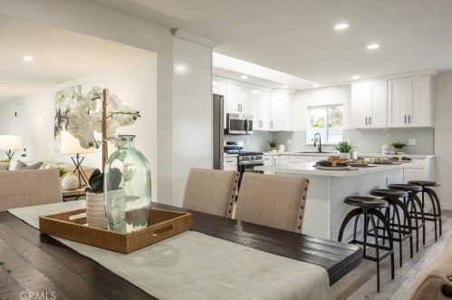8212 Munster Dr, Huntington Beach CA  92646-5025 exterior