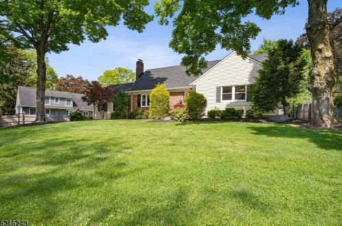 2137 Buttonwood Ln, Scotch Plains, NJ 07076-4703