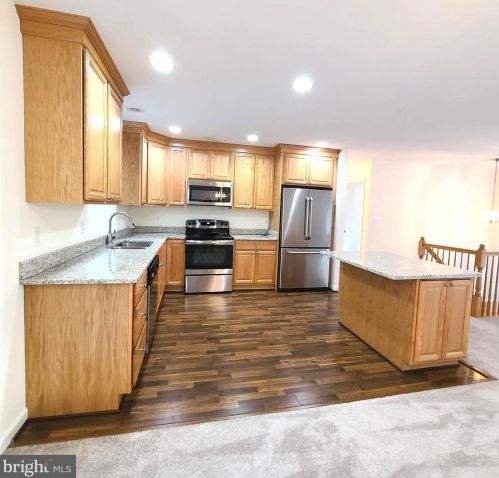12305 Myterra Way, Herndon VA  20171-2113 exterior