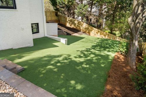 2731 Arden Rd, Atlanta GA  30305-1913 exterior