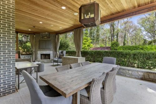 876 Berkshire Rd, Atlanta GA  30324-4930 exterior