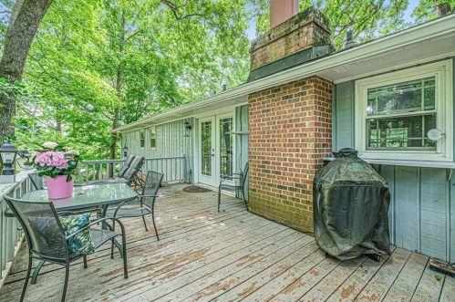 6869 Lockridge Dr, Atlanta GA  30360-1514 exterior
