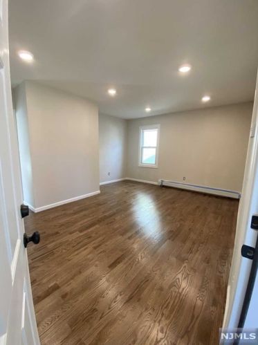 144 Montgomery St, Bloomfield NJ  07003-4917 exterior