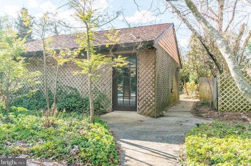 36 Nelson Ridge Rd, Princeton NJ  08540-7436 exterior