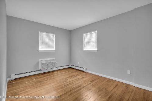 23 Juniper Ln, Tinton Falls NJ exterior