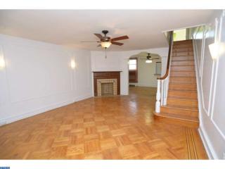 7207 Charles St, Philadelphia, PA 19135-1003