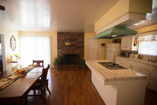 1640 Woodland St, Visalia, CA 93277-2175