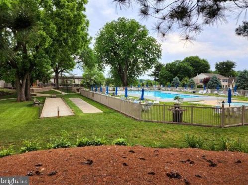 50 Valleybrook Dr, Lancaster PA  17601-4612 exterior