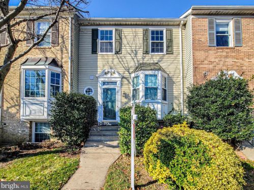 7931 Gunston Woods Pl, Lorton, VA 22079-2331