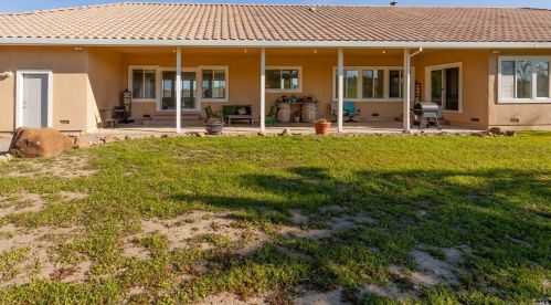 8675 Quail Canyon Rd, Vacaville, CA 95688-9025