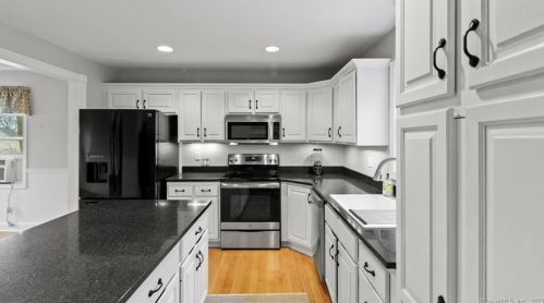 57 Rosemont Dr, Deep River CT  06417-1680 exterior