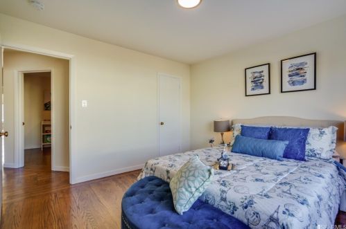 447 Girard St, San Francisco CA 94134-2109 exterior