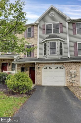 463 Sunday Dr, Harrisburg, PA 17111-2433