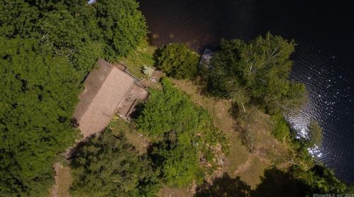 14 Shore Dr, Torrington, CT 06791-1817
