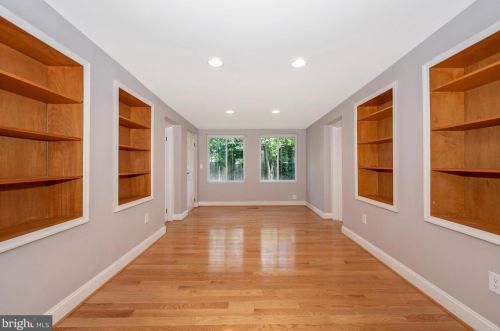 1306 Leister Dr, Silver Spring MD 20904-1547 exterior