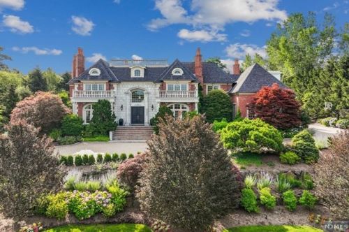 116 Truman Dr, Cresskill, NJ 07626-1710