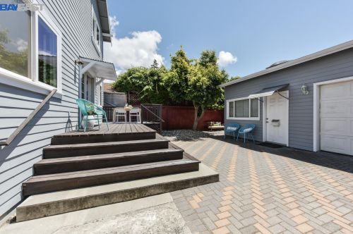 285 Stoakes Ave, San Leandro CA 94577-1735 exterior