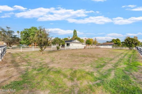 3096 Reservoir Dr, Simi Valley CA  93065-1001 exterior