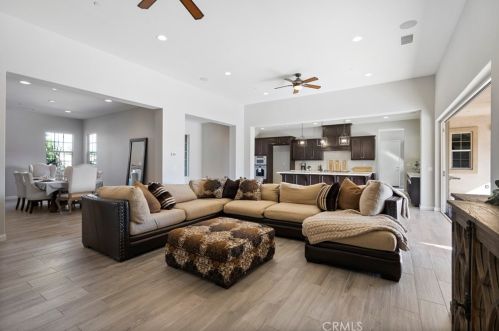 7756 Kingdom Dr, Riverside CA  92506 exterior